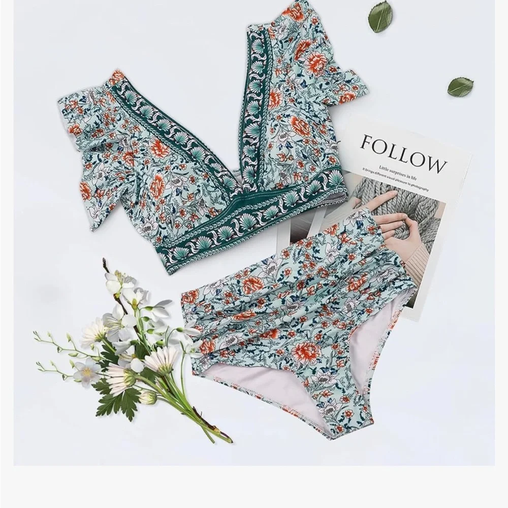 Floral Print Ruffle Bikini Set - Picture 2 of 3